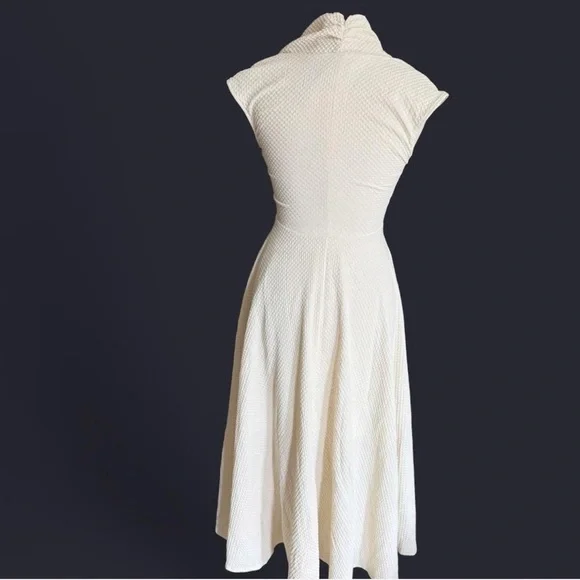 Elegant Cream Midi Dress - Picture 5 of 7
